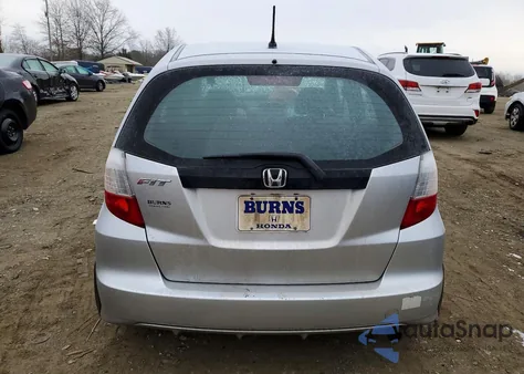 2013 Honda Fit z USA, uszkodzony, nr VIN JHMGE8H3XDC046872